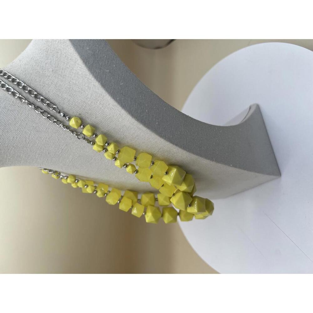 Yellow Geometric Beaded Necklace with Silver Chain   N21 - Picture 4 of 7